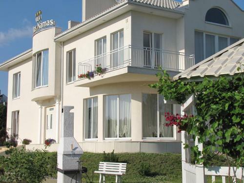 Hostal Baltas Namas