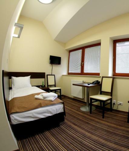Aviator Hotel