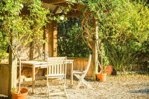 Hostal The Moorings Studio Apartments