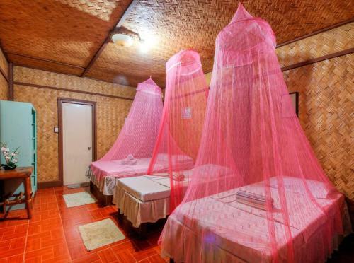Hotel Lally And Abet Beach Cottages