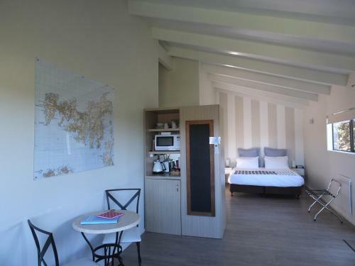 Le Chalet Waiheke Apartments