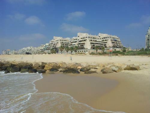 Laguna Apartments