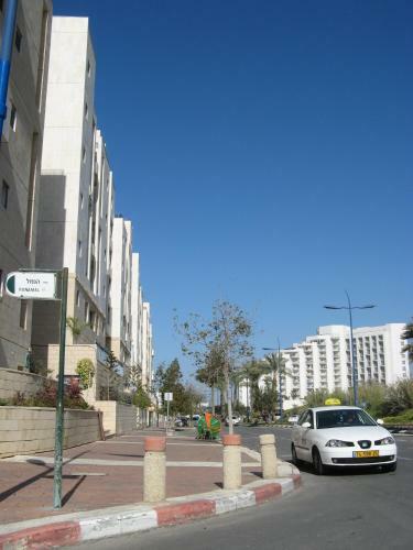 Laguna Apartments