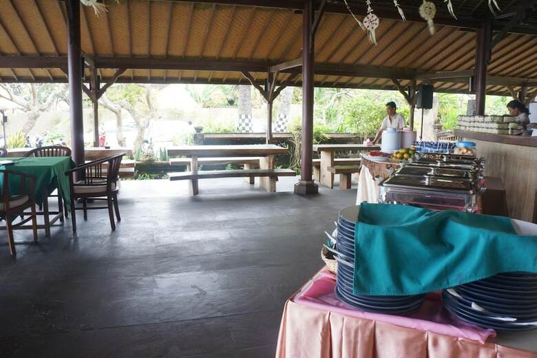 Hostal Puri Pandan Restaurant And Bungalow