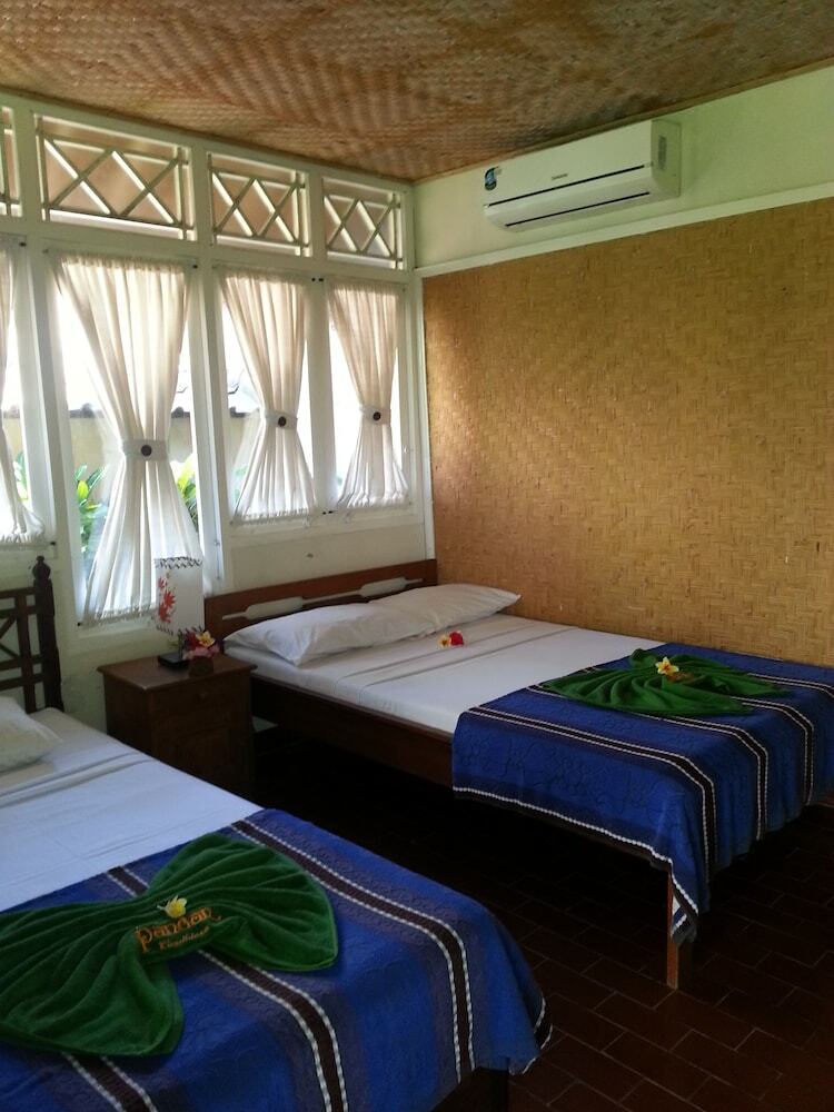 Hostal Puri Pandan Restaurant And Bungalow
