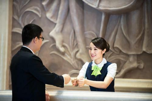 Vienna Hotel Zhongkai Road Branch