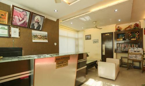 Hotel Moon Walk Residency