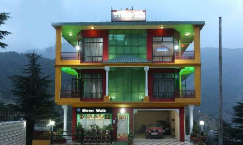 Hotel Moon Walk Residency