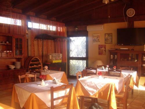 Hostal B&B Valoroso Village