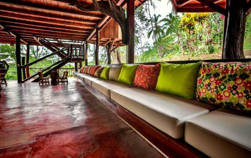 Hostal La Jorar�