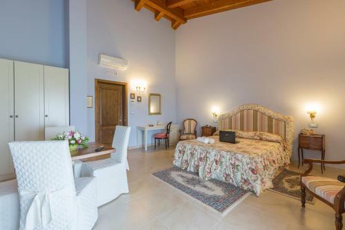 Hostal Casale Santa Maria Country House