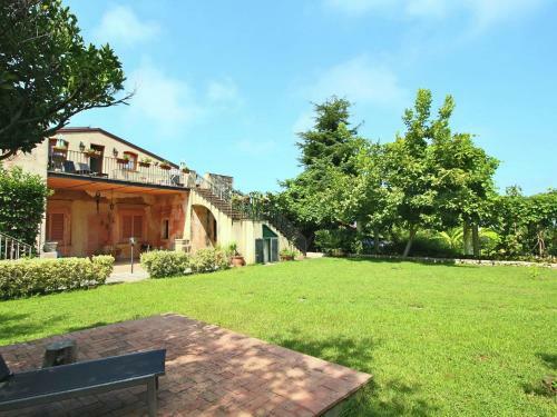 Hostal Holiday Home Flor Parghelia