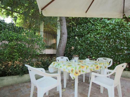 Hostal Holiday Home Flor Parghelia