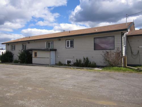 Nisutlin Trading Post Motel