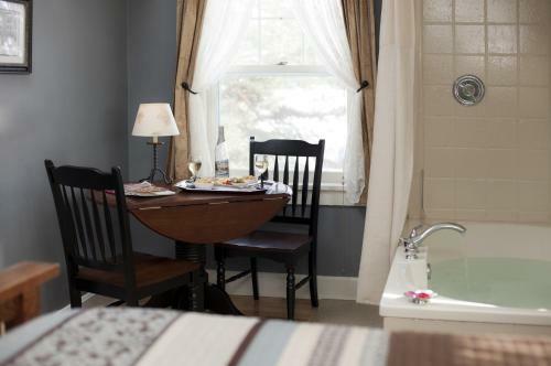 A G Thomson House Duluth Bed And Breakfast