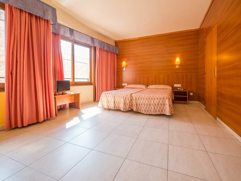 Hotel Checkin Mont Palau