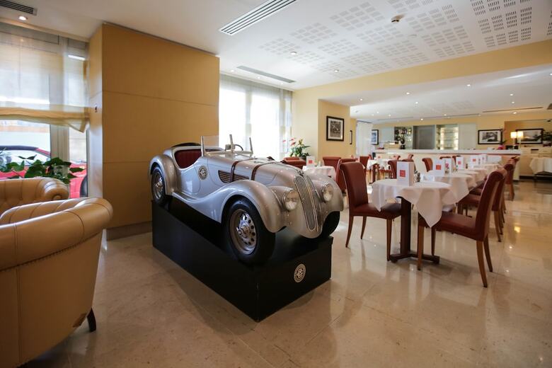 Hotel Port Palace