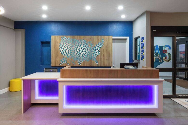 Hotel Microtel Inn & Suites By Wyndham Buda