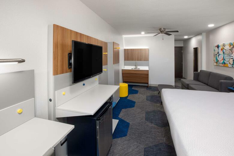 Hotel Microtel Inn & Suites By Wyndham Buda
