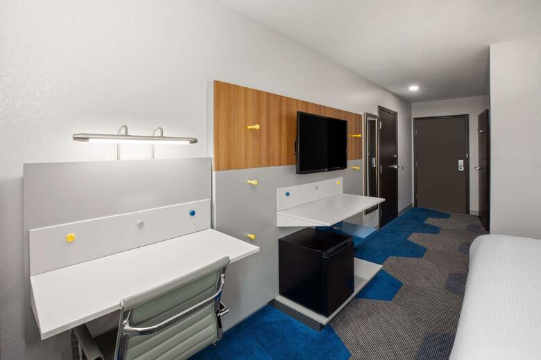 Hotel Microtel Inn & Suites By Wyndham Buda