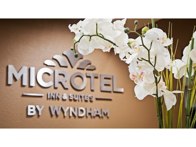 Hotel Microtel Inn & Suites By Wyndham Buda