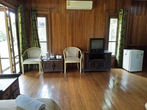 Lodge Indie House @ Maerim