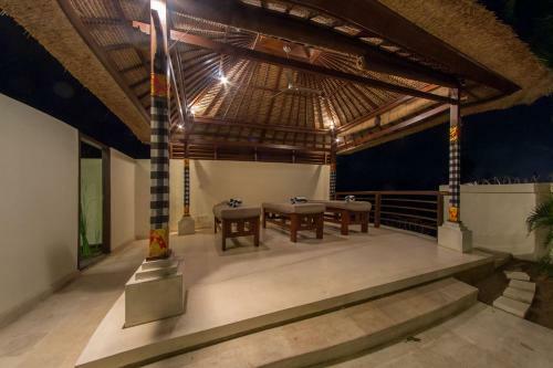 Villa Seratus