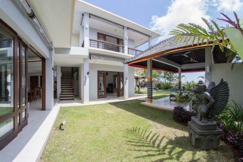 Villa Seratus