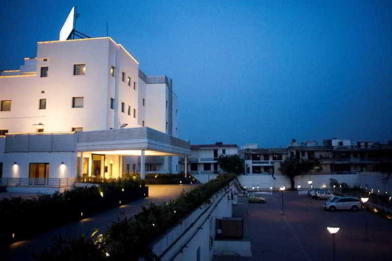 Hotel Vibe By The Lalit Traveller