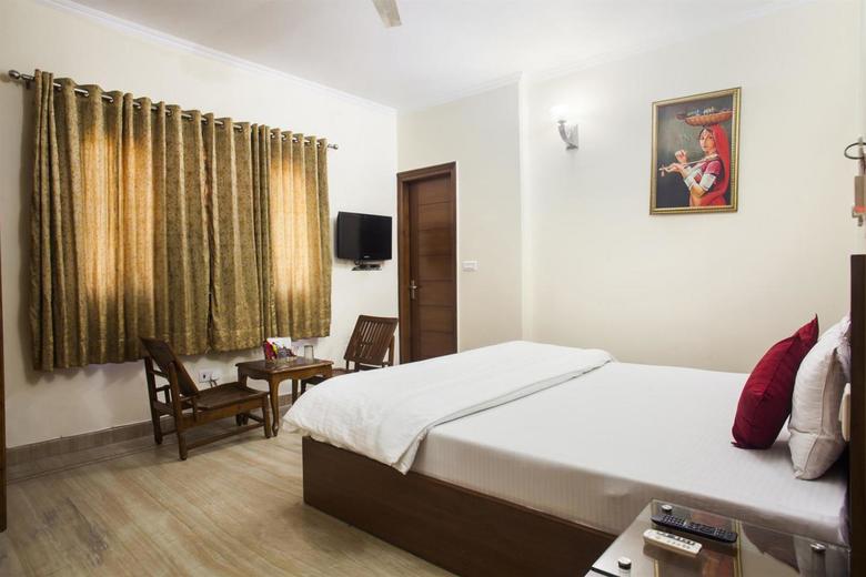 Posada Indira International Inn