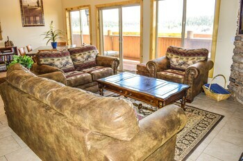 The Lodge At Duck Creek