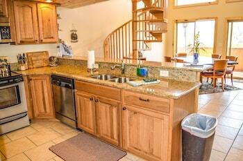 The Lodge At Duck Creek