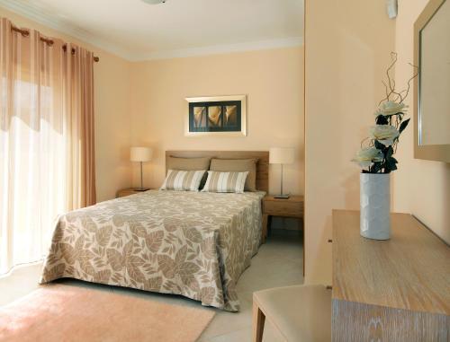 Hostal Oasis Parque Country Club
