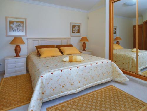 Hostal Oasis Parque Country Club
