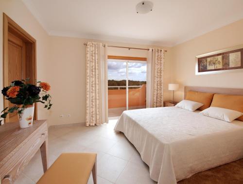 Hostal Oasis Parque Country Club
