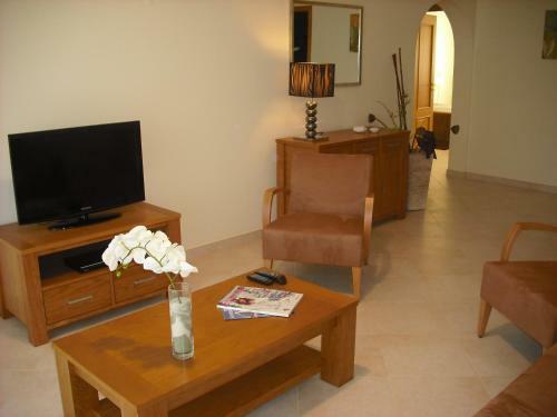 Hostal Oasis Parque Country Club