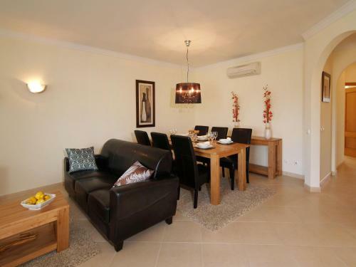 Hostal Oasis Parque Country Club