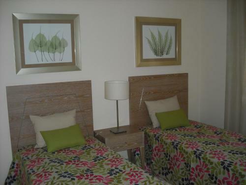 Hostal Oasis Parque Country Club