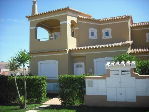 Hostal Oasis Parque Country Club