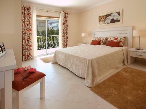 Hostal Oasis Parque Country Club