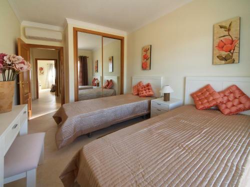 Hostal Oasis Parque Country Club