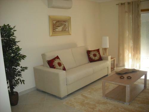 Hostal Oasis Parque Country Club