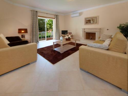 Hostal Oasis Parque Country Club