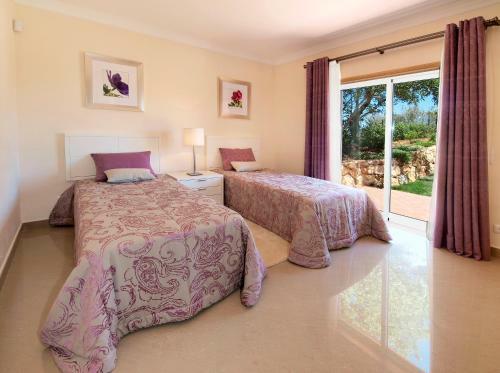 Hostal Oasis Parque Country Club