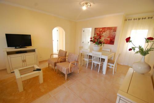Hostal Oasis Parque Country Club