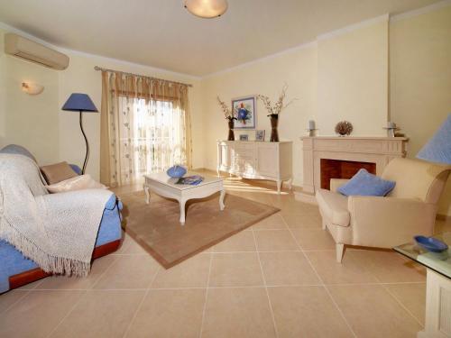 Hostal Oasis Parque Country Club