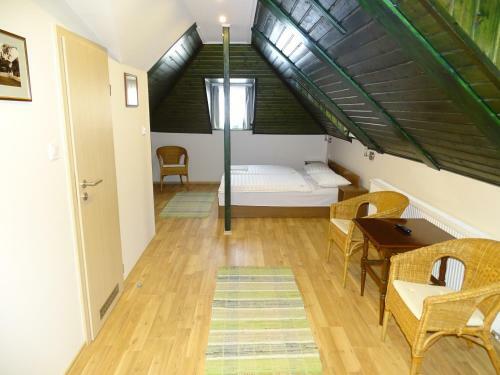 Hostal Alab�rdos Panzi� �s Apartmanh�z