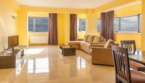 Athena Executive Apartment Mamaia