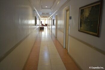 Tagaytay Country Hotel