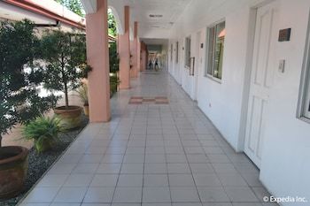 Tagaytay Country Hotel
